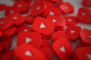 La YouTube SEO diventa una leva strategica per aziende e professionisti che vogliono distinguersi online.